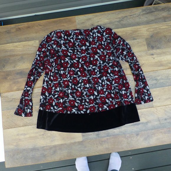 J. Jill Wearever Collection black red floral Sz S - Picture 2 of 7